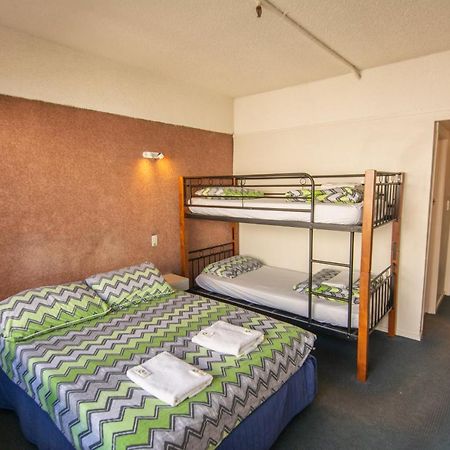 Yha Queenstown Central Экстерьер фото