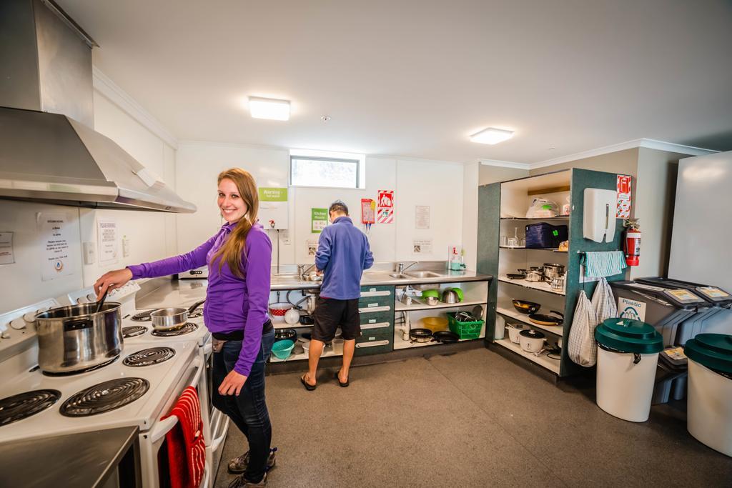 Yha Queenstown Central Экстерьер фото