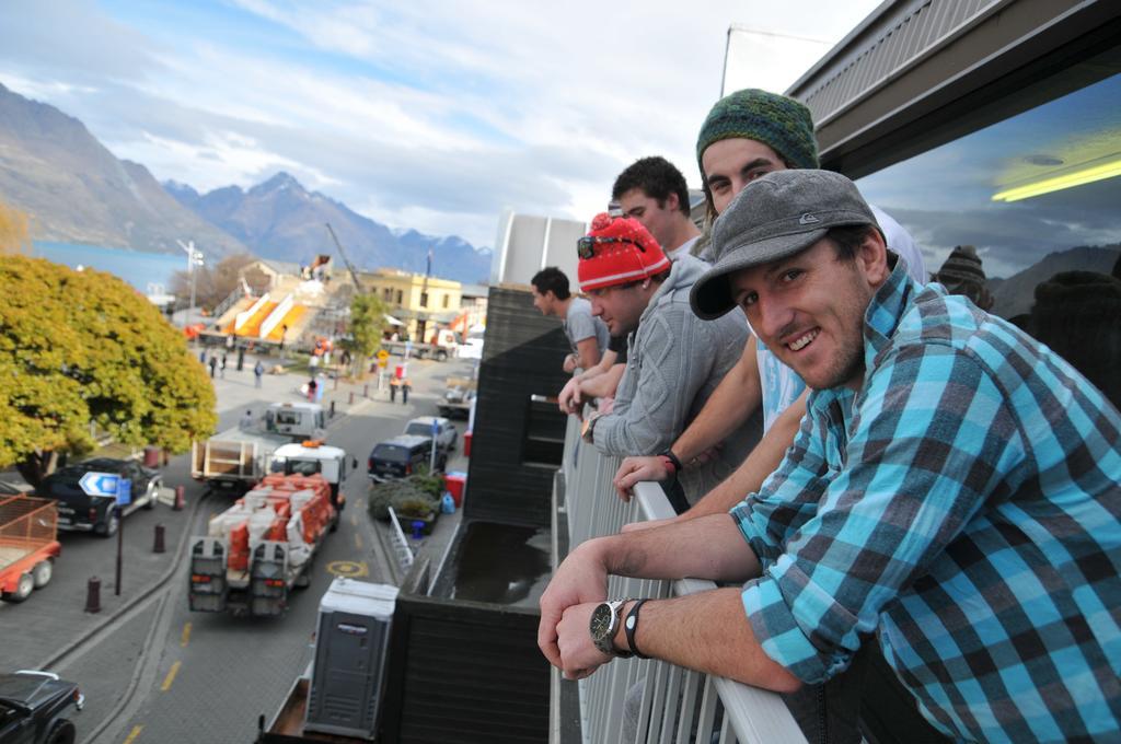 Yha Queenstown Central Экстерьер фото