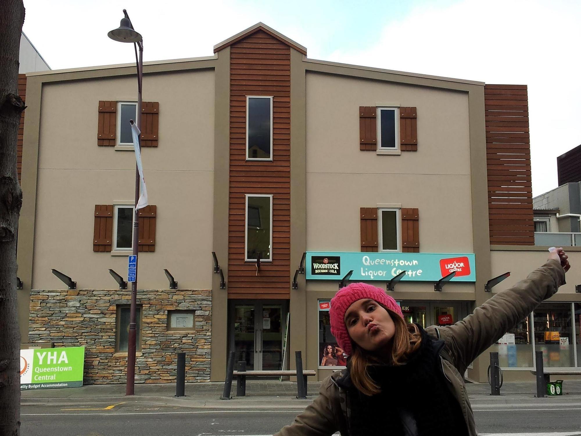 Yha Queenstown Central Экстерьер фото
